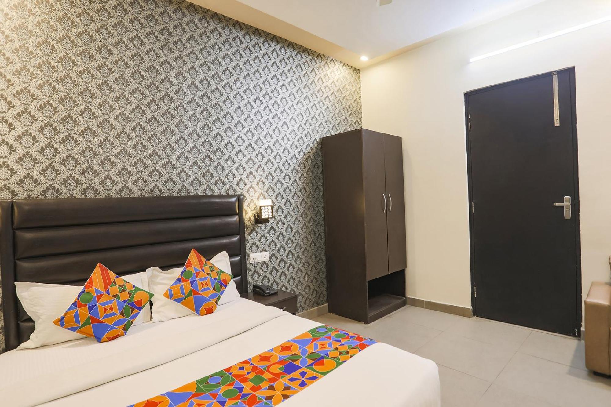 גאזיאבאד Fabhotel The Diamond מראה חיצוני תמונה
