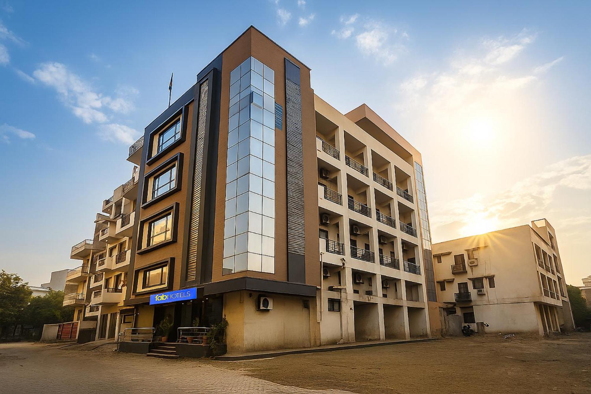 גאזיאבאד Fabhotel The Diamond מראה חיצוני תמונה